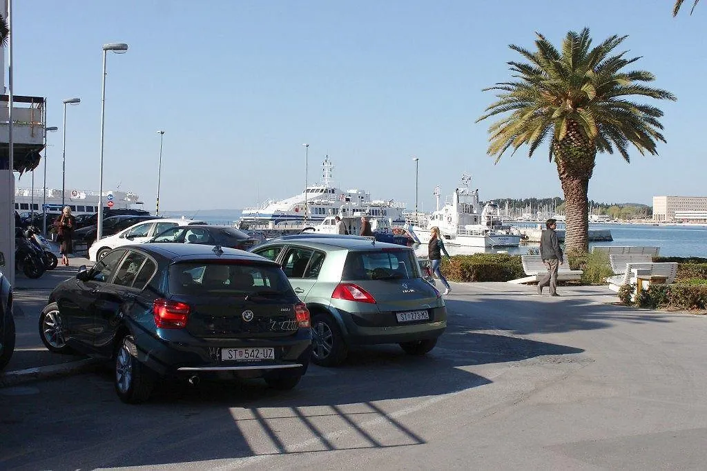 Apartments With Wifi Split - 8672 Croatia
